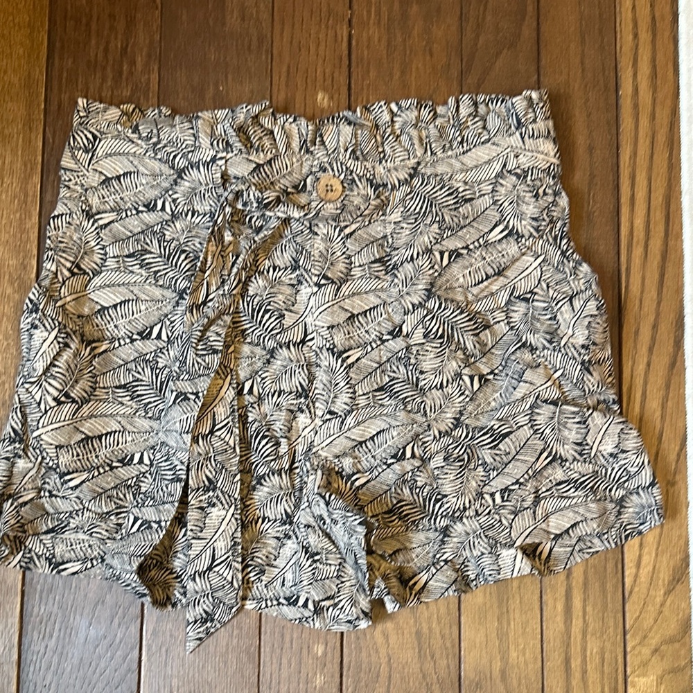 Women's Mason & Belle Black and White Patterned Shorts